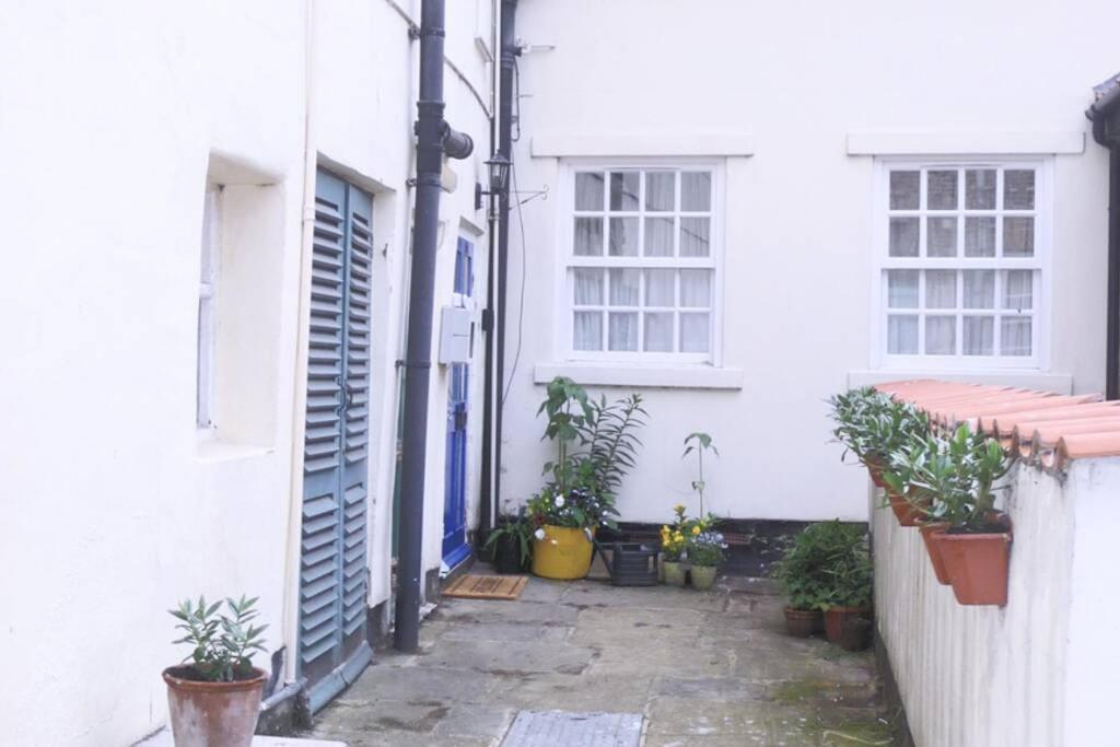 Kikas Cottage, Rear 89 Church Street, White Horse Yard Whitby Esterno foto